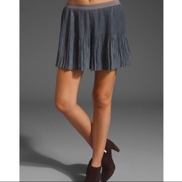 🌾 2/$25 dressy pleated shorts - Picture 7 of 9